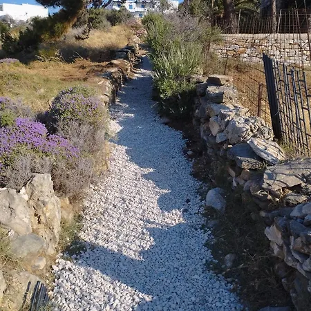 度假居 Little Stone House Near The *