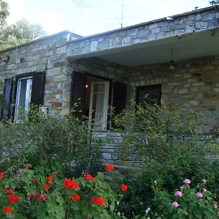 Little Stone House Near The Prázdninový dům *